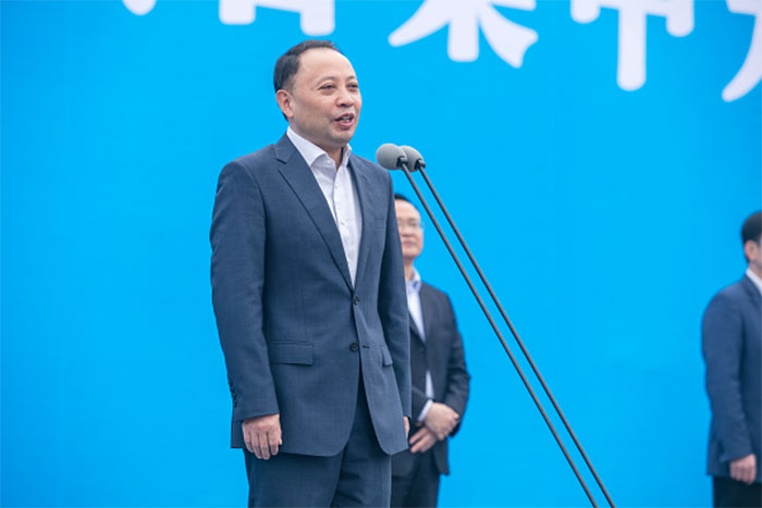 自贡市委副书记、市长何树平